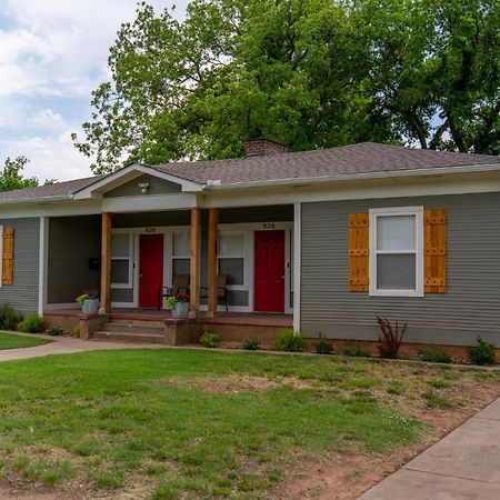 Rock & Roll House, Fiber Internet, Roku Tv, Washer & Dryer, By Dt Chickasha & Leg Lamp! Екстериор снимка