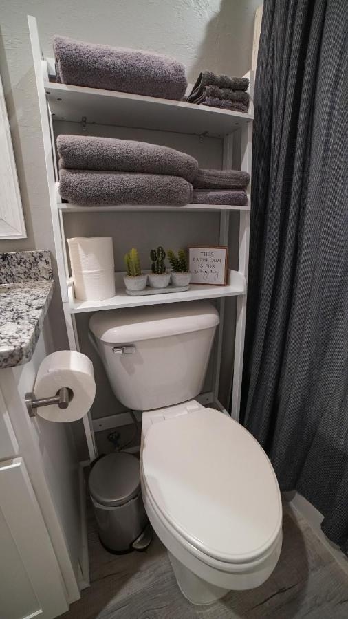 Rock & Roll House, Fiber Internet, Roku Tv, Washer & Dryer, By Dt Chickasha & Leg Lamp! Екстериор снимка