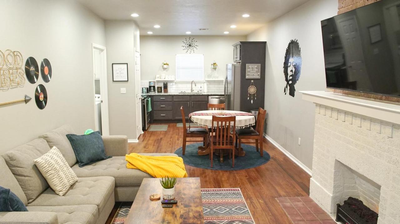 Rock & Roll House, Fiber Internet, Roku Tv, Washer & Dryer, By Dt Chickasha & Leg Lamp! Екстериор снимка