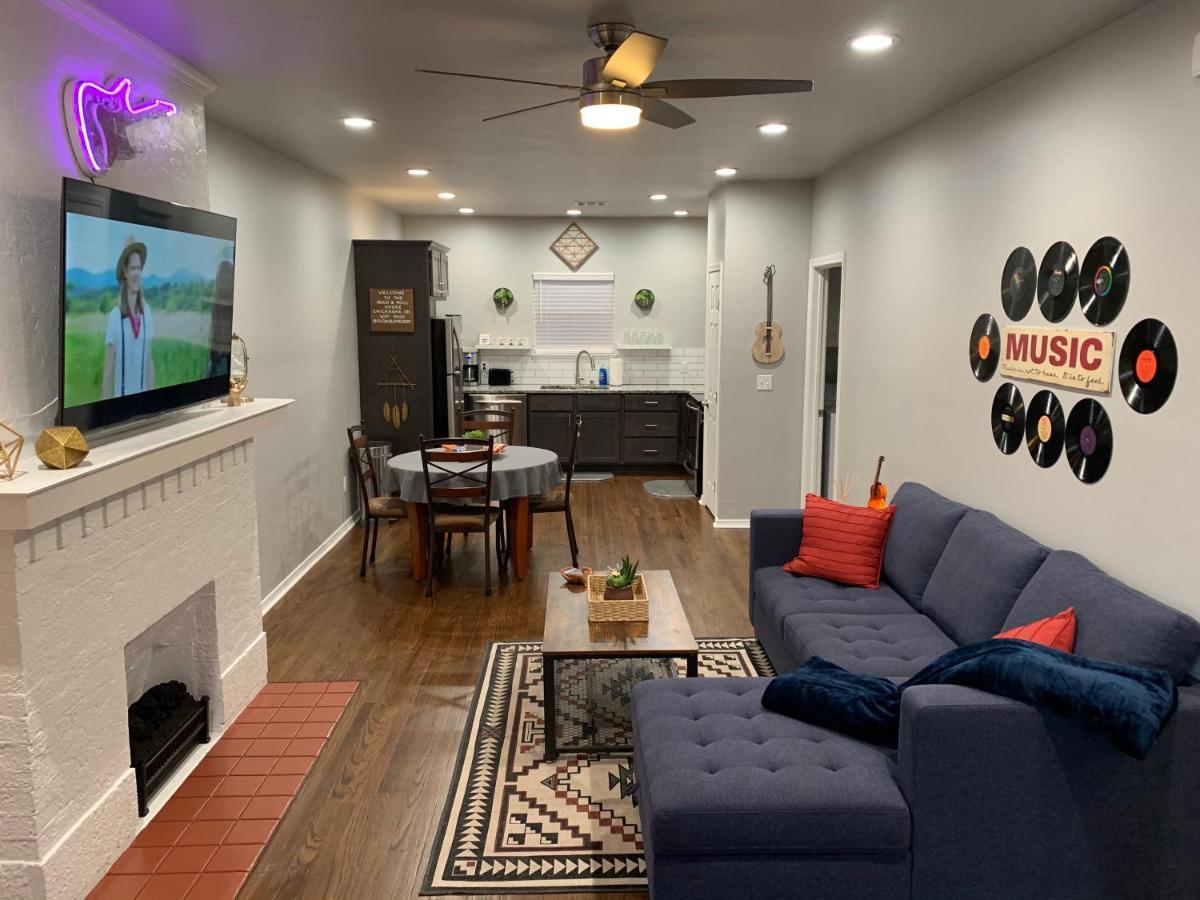 Rock & Roll House, Fiber Internet, Roku Tv, Washer & Dryer, By Dt Chickasha & Leg Lamp! Екстериор снимка