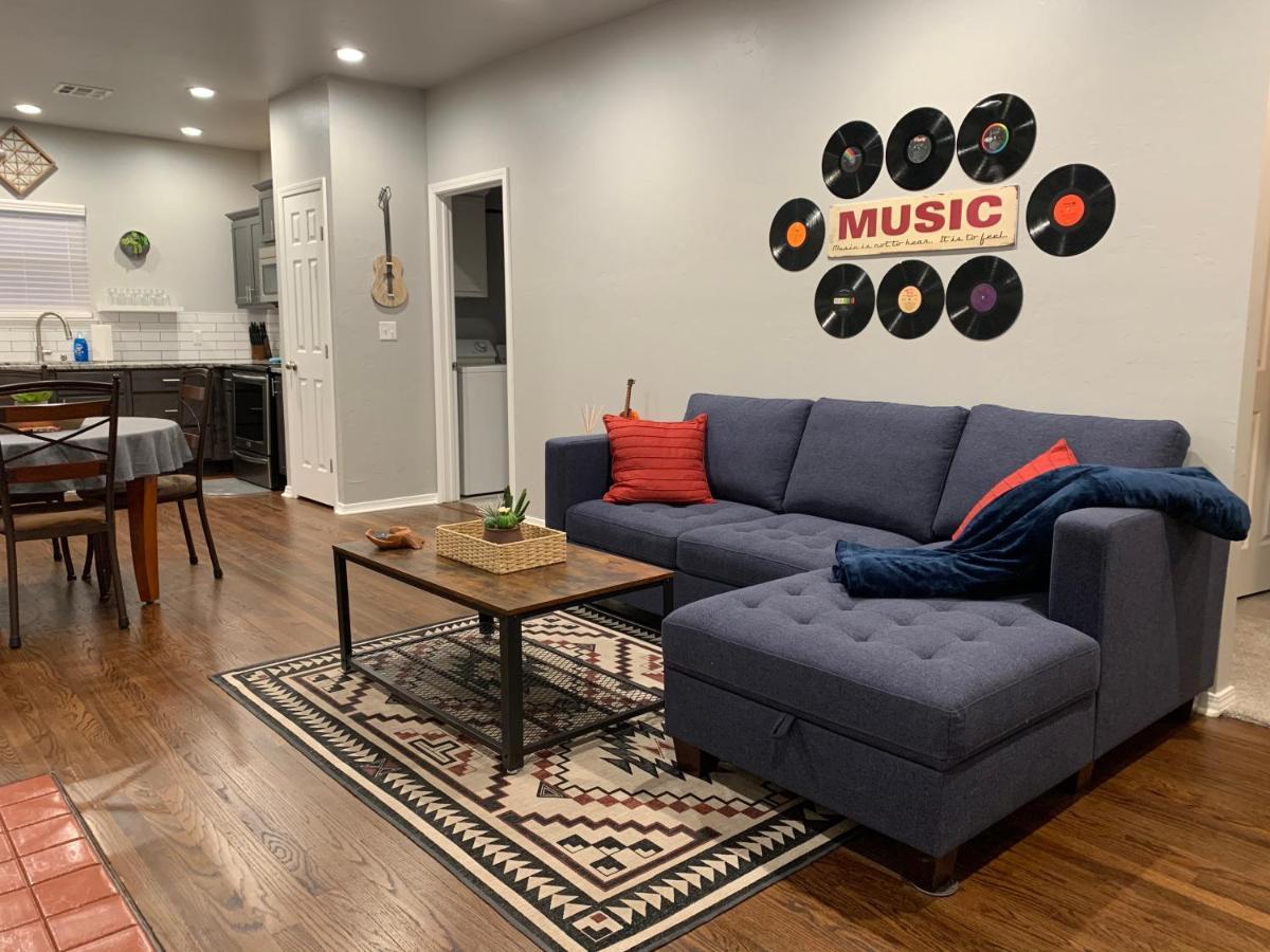 Rock & Roll House, Fiber Internet, Roku Tv, Washer & Dryer, By Dt Chickasha & Leg Lamp! Екстериор снимка