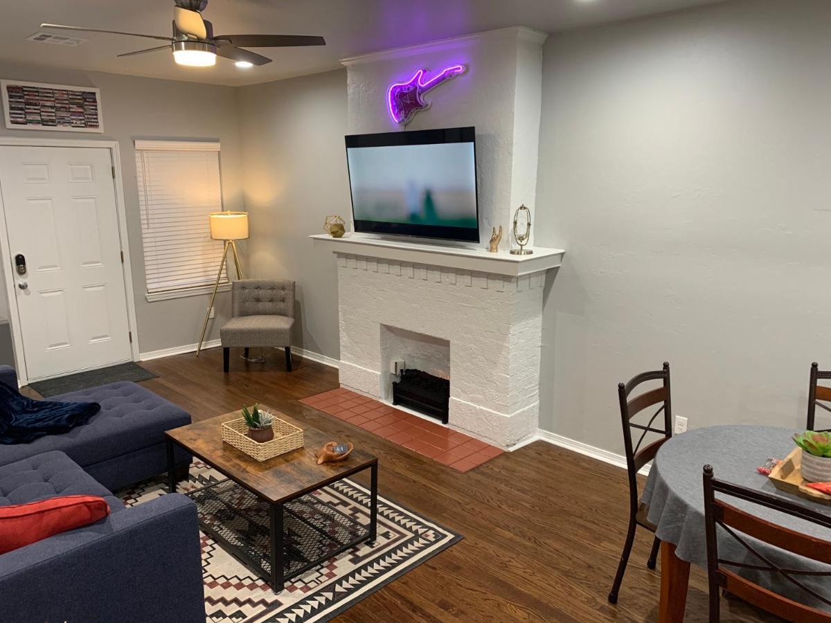 Rock & Roll House, Fiber Internet, Roku Tv, Washer & Dryer, By Dt Chickasha & Leg Lamp! Екстериор снимка