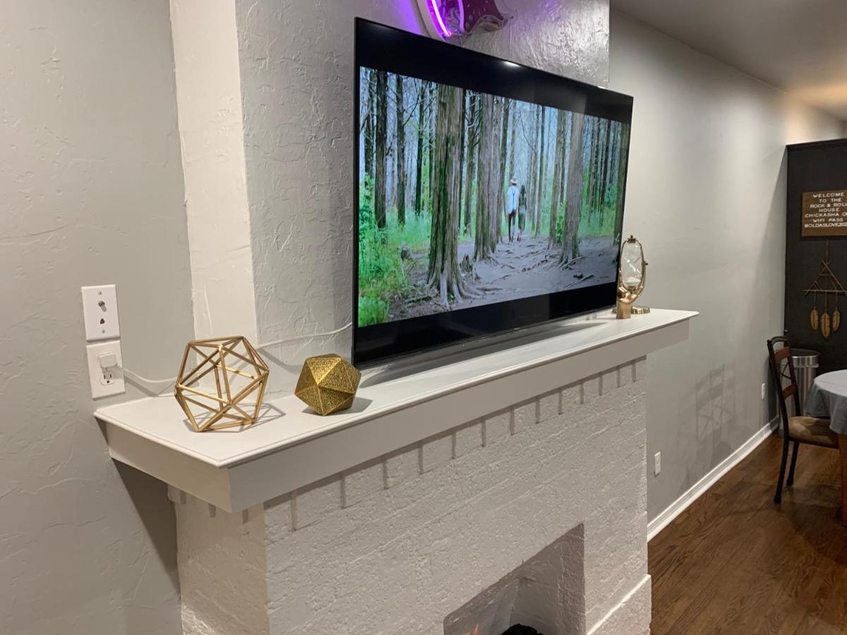 Rock & Roll House, Fiber Internet, Roku Tv, Washer & Dryer, By Dt Chickasha & Leg Lamp! Екстериор снимка