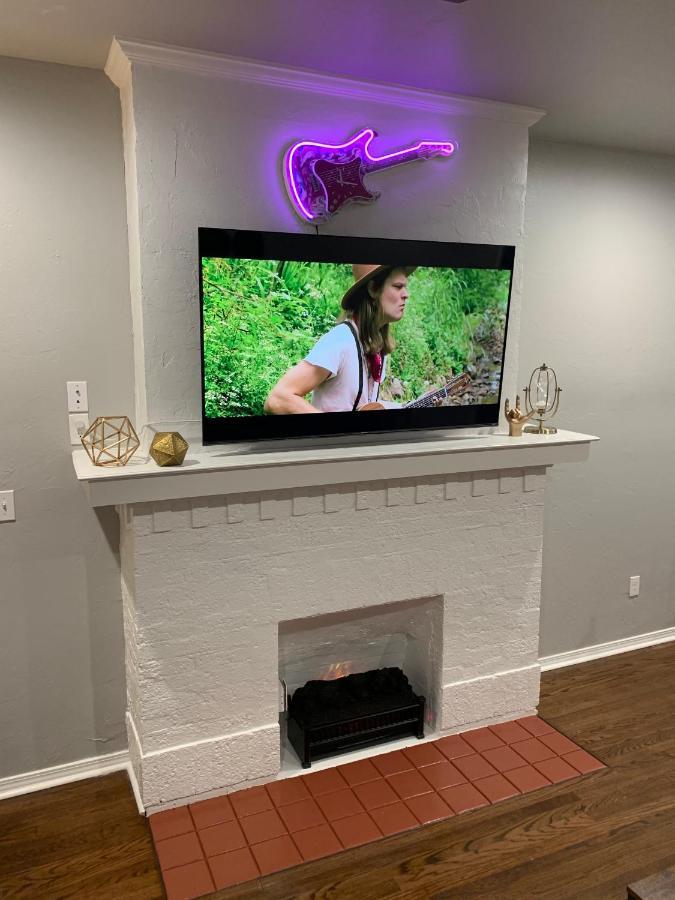 Rock & Roll House, Fiber Internet, Roku Tv, Washer & Dryer, By Dt Chickasha & Leg Lamp! Екстериор снимка